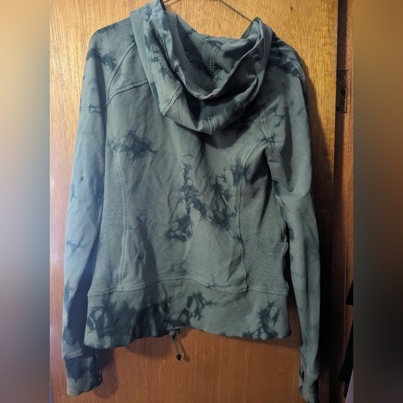 Lululemon Sweater - Picture 2 of 3